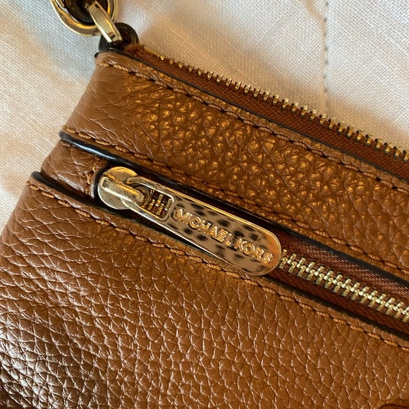 Michael Kors jet set leather wristlet - Picture 4 of 9